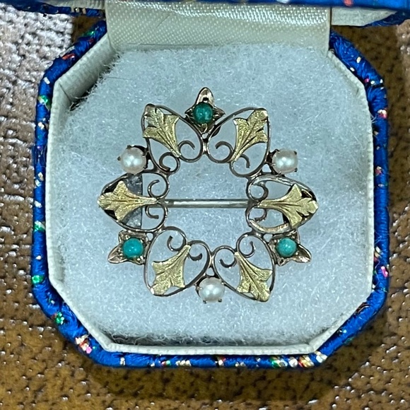 Antique Victorian 10k Yellow Gold Turquoise Pearl Ivy Leaf Wreath Brooch - Picture 2 of 10